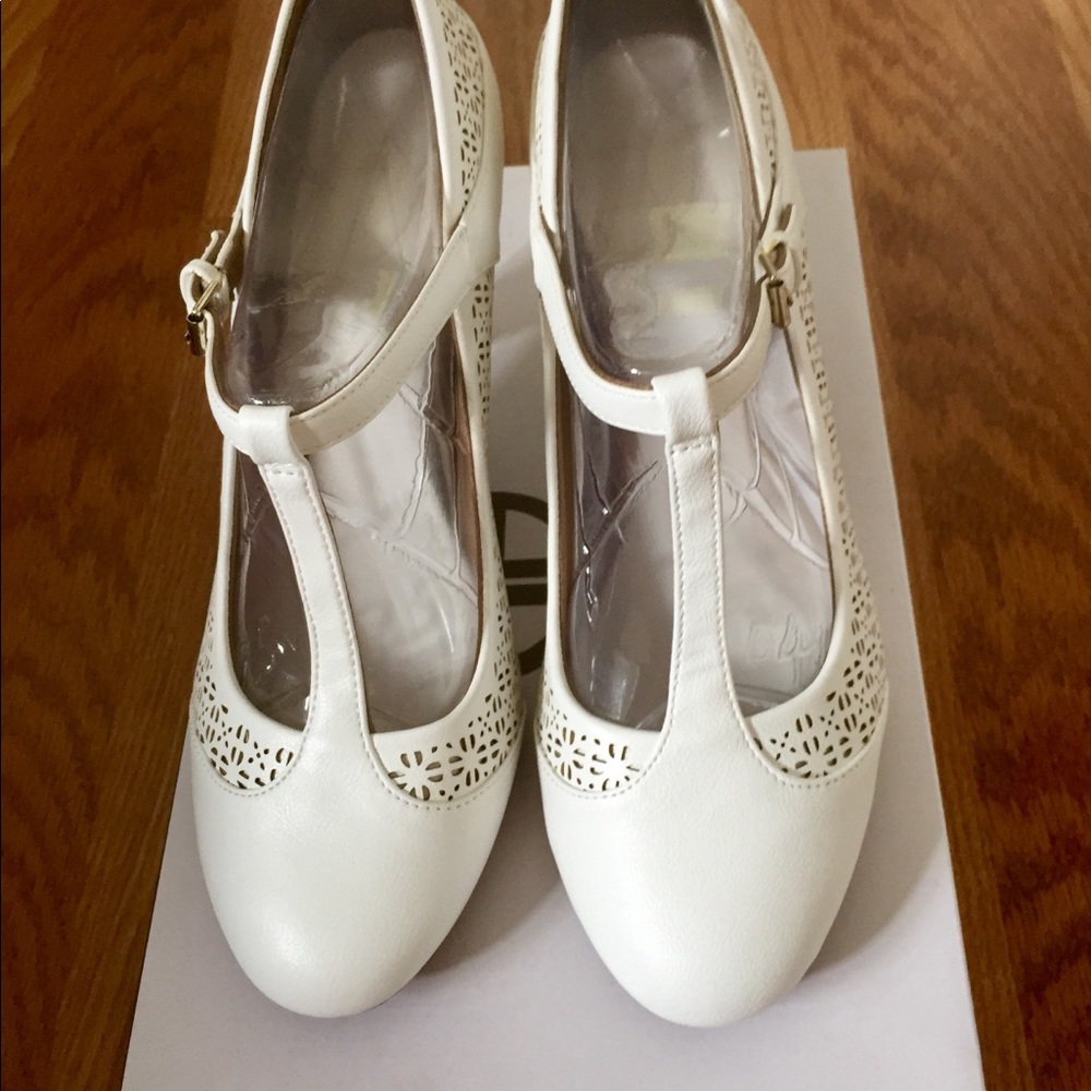 Giani Bernini Open Toe T-Strap Pumps